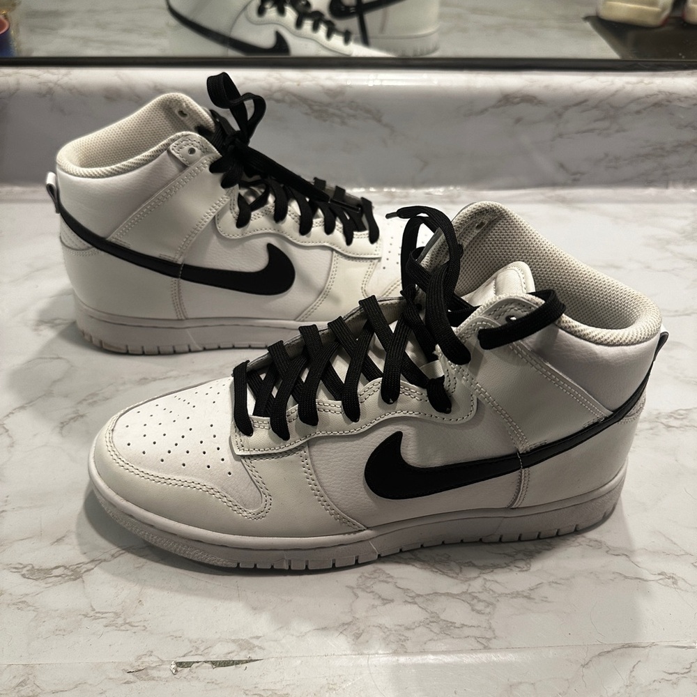 Nike Dunk High Reverse Panda